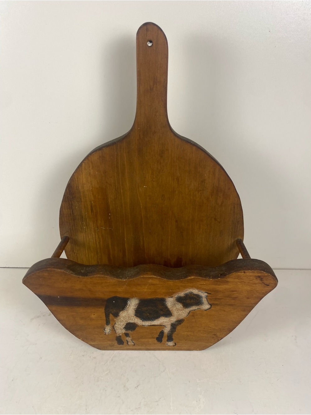 Vintage Wooden Wall Hanging Country Style Stenciled Cow Paper Plate Holder